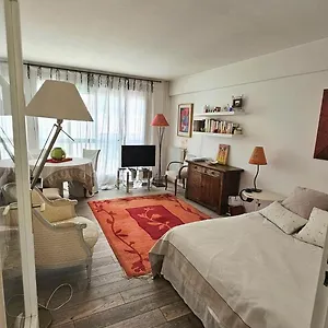 https://magnifique-studio-75012.fr-paris.fr